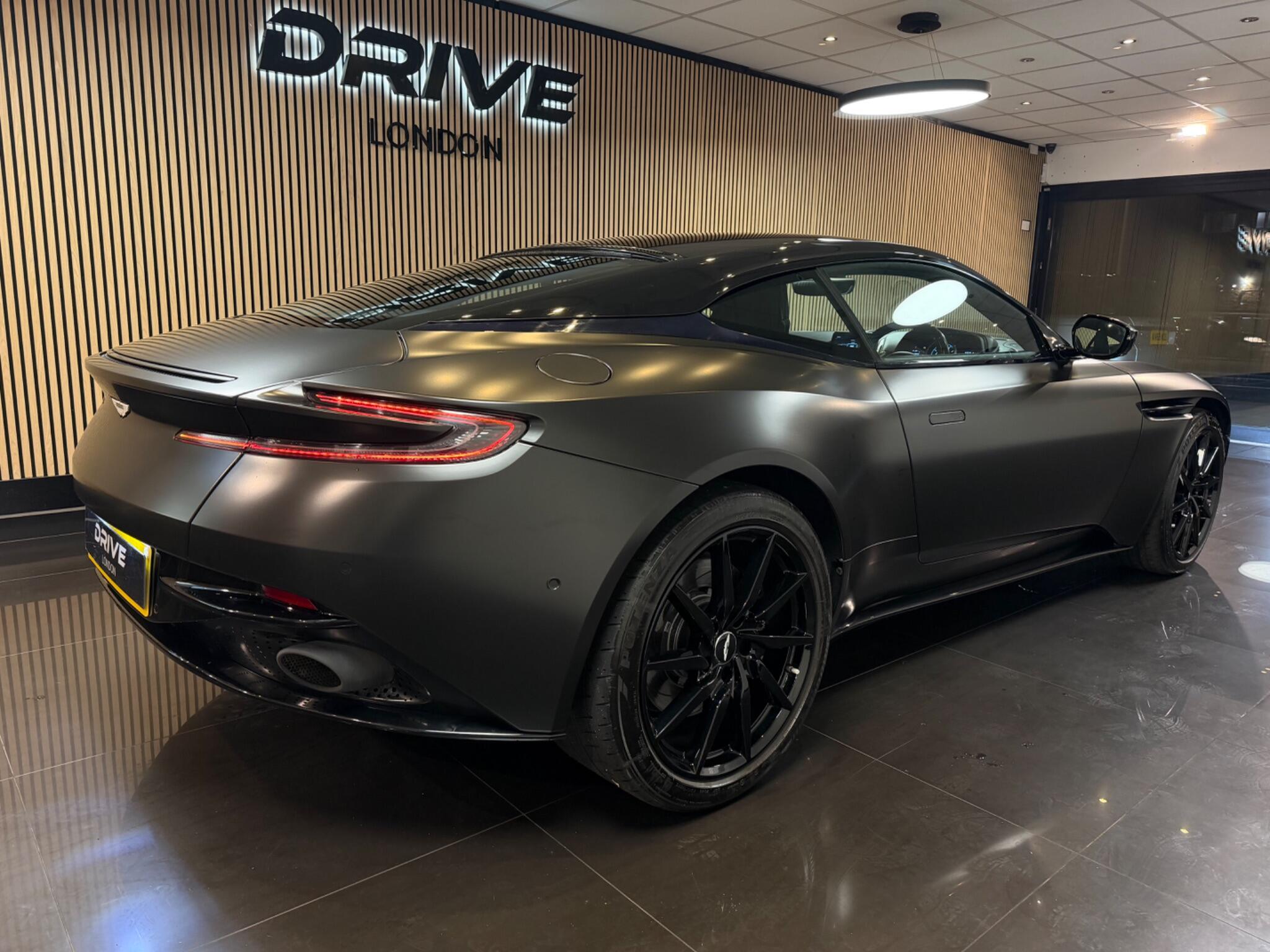 Aston Martin DB11